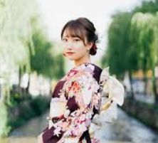 人妻av88-家庭与个人成长的交响曲，人妻角色在AV88中的微妙平衡